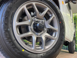 【純正16インチアルミホイール】外観にマッチした純正アルミホイールを装着しております。各種社外アルミホイールや、スタッドレスタイヤも取扱いしております。是非ご相談ください♪