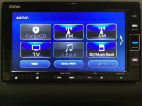 ナビゲーションはフルセグTV、インターナビ対応のGathers純正メモリーナビを搭載しています。Bluetoothオーディオ機能がありますので、スマートフォンなどの音楽も再生できます。