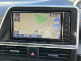 純正ナビを装備。タッチパネル式で使いやすく、お出かけもラクラクです。