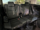 3列目シートはもちろん状態良好☆大人でもゆったりと座って頂けますので、大人数でのお出かけもラクラクです♪ご家族で、気の知れた仲間で、ドライブに行くのが楽しみですね♪