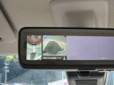 アラウンドビューモニターの映像はルームミラーにも映しだせます。