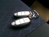 インテリジェントキーですので鍵はバックやポケットに入れていてもOK!いちいちポケットからださないでいいので便利です。
