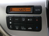 フルオートエアコン装備。