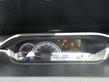 見やすいスピードメーターパネル
