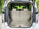 普段のお買い物や通勤、送迎等に十分な荷室スペースを確保しております。セカンドシートを倒すと、大きな荷物の積載も可能です♪