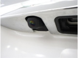 バックカメラが付いているので後方確認が非常にしやすいです。今や運転初心者も熟練者も必須装備!ついていて損はないですね♪