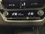 左右独立温度コントロールフルオートエアコンです。運転席、助手席それぞれで独立して温度設定ができます。冷え性の方が乗っても安心ですね♪