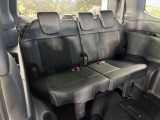 3列目シートはもちろん状態良好☆大人でもゆったりと座って頂けますので、大人数でのお出かけもラクラクです♪ご家族で、気の知れた仲間で、ドライブに行くのが楽しみですね♪