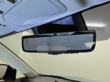 デジタルインナーミラーを装備しております。