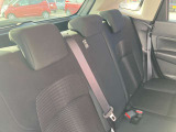 後部座席です。綺麗・清潔に仕上げております。内装の綺麗なお車は気持ちが良いですし、コンディションのいい車が多いです。