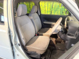 運転席シート廻りは使用感も少なく、良好な状態となっています。前オーナー様が丁寧に使っていたことがよくわかりますね。