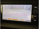 バックガイドモニターで、後方を確認しながら安心して駐車することができます。運転初心者も熟練者も必須の機能ですよ!