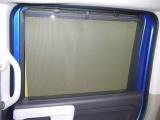 格納式リヤサンシェード