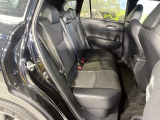後部座席も気になるようなキズ・汚れやへたり等、大きなダメージはなく、良好な状態です。