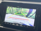 【バックカメラ】駐車時に後方がリアルタイム映像で確認できます。大型商業施設や立体駐車場での駐車時や、夜間のバック時に大活躍!運転スキルに関わらず、今や必須となった装備のひとつです!