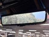 【デジタルインナーミラー】カメラが撮影した車両後方の映像をルームミラー内に表示。クリアな視界で状況の確認が可能です!※ドラレコ機能ご利用には別途SDカードをご用意いただく場合があります。