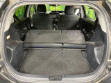 普段のお買い物や通勤、送迎等に十分な荷室スペースを確保しております。セカンドシートを倒すと、大きな荷物の積載も可能です♪