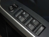 電動格納式ドアミラー・パワーウインドウを装備しています。