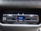 ■【ETC車載器】が装備されています。セットアップをしてお渡しとなり、ETCカードを差し込むだけで高速道路の利用が可能です。