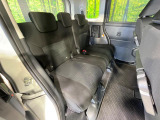後部座席も気になるようなキズ・汚れやへたり等、大きなダメージはなく、良好な状態です。