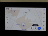 ディスプレイオーディオを装備。スマホとクルマをつなぐことで、これまでのナビに加えて、いろんなサービスが楽しめます。
