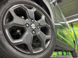 【純正15インチアルミホイール】外観にマッチした純正アルミホイールを装着しております。各種社外アルミホイールや、スタッドレスタイヤも取扱いしております。是非ご相談ください♪