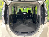 普段のお買い物や通勤、送迎等に十分な荷室スペースを確保しております。セカンドシートを倒すと、大きな荷物の積載も可能です♪
