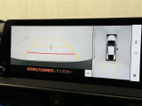 後方の見える安心をお届けするバックガイドモニター付:バックするときのアシストラインもあって楽々バック!車庫入れや縦列駐車をサポートし、苦手な駐車も安心です!今やもう手放せない装備ですネ♪