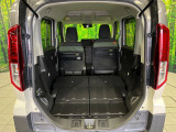 普段のお買い物や通勤、送迎等に十分な荷室スペースを確保しております。セカンドシートを倒すと、大きな荷物の積載も可能です♪