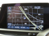 メーカー装着のナビを装備しております。