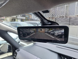 フル乗車時や荷物がいっぱいの時でも後方視界が確保できるインテリジェントルームミラー装備!