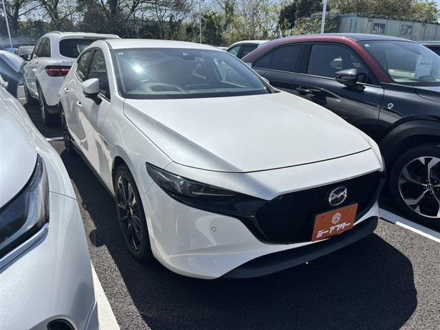 MAZDA3ファストバック 2.0 20S 100周年特別記念車 禁煙車 BOSEサウンドシステム 赤革...
