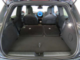トランクスペースは従来モデルと同様にデットスペースをなくした造りとなっており、荷物の他に夢や希望をお乗せいただけます。