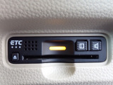 ■【ETC車載器】が装備されています。セットアップをしてお渡しとなり、ETCカードを差し込むだけで高速道路の利用が可能です。