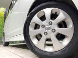 【14インチアルミホイール】外観にマッチしたアルミホイールを装着しております。各種アルミホイールや、スタッドレスタイヤも取扱いしております。是非ご相談ください♪