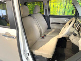 運転席シート廻りは使用感も少なく、良好な状態となっています。前オーナー様が丁寧に使っていたことがよくわかりますね。