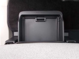 【室内収納】助手席下にも収納ボックスがついてます♪