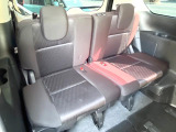 後部座席も気になるようなキズ・汚れやへたり等、大きなダメージはなく、良好な状態です。