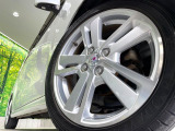 【16インチアルミホイール】外観にマッチしたアルミホイールを装着しております。各種アルミホイールや、スタッドレスタイヤも取扱いしております。是非ご相談ください♪