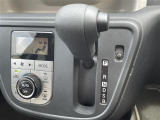【 シフト 】シフトも操作しやすく快適なドライブを楽しんでいただけます。