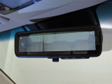 デジタルインナーミラーを装備しております。