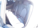 広々とした2列目は居住性が高く、快適なドライブが楽しめます♪