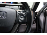 Hondaセンシングの機能のひとつ、アダプティブクルーズコントロール付!アクセルから足を離しても設定したスピードと前車との車間を保ち走行してくれます!車線維持もアシスト☆高速道路で疲労軽減ですね☆