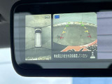【マルチアラウンドモニター】クルマの上空からから見ているかのような視点で、左右・前後の安全確認が出来ます!