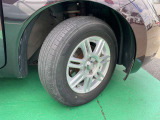 タイヤサイズは185/70R14社外アルミホイール付き!(夏タイヤ装着)冬タイヤ、ホイール注文も承っております☆