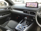 現在のMAZDA車はインパネ配置が視線の動きが少なくなるように設計レイアウトされています☆ひとつひとつの部品からMAZDAの安全に対するこだわりを感じる事が出来ます☆