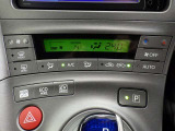 オートエアコン付きなので一度、気温を設定すれば自動的に過ごし易い温度に調整してくれますよ。 車内をいつでも快適空間にしてくれます。