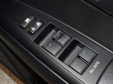 電動格納式ドアミラー・パワーウインドウを装備しています。