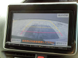 バックガイドモニターで、後方を確認しながら安心して駐車することができます。運転初心者も熟練者も必須の機能ですよ!
