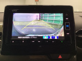 バックモニター付きで、車庫入れやバック時の後方確認をサポート。